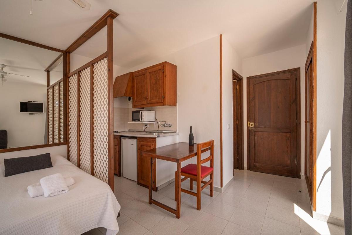 Estel Blanc Apartments - Adults Only Cala'N Blanes  Luaran gambar